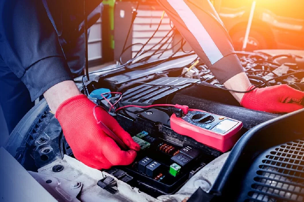 Elektrik Sistemi Kontrolü (Batarya, Alternatör, Sigortalar)